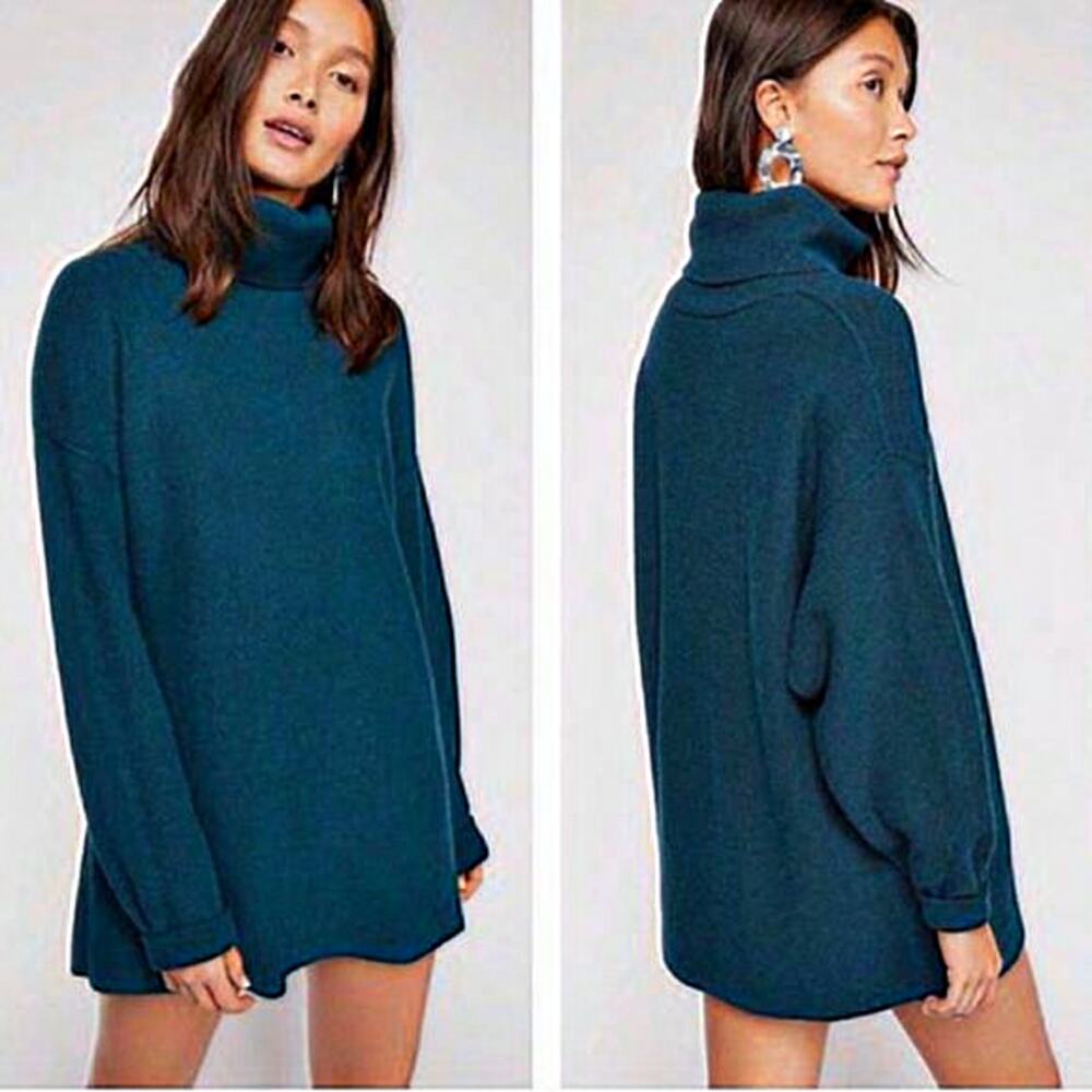 Free People We The Free Softly Structured Tunic Sweater in Deep Jade.